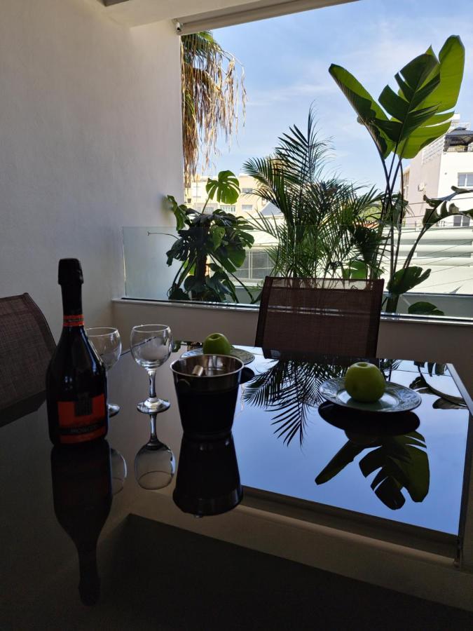Carisa Deluxe Apartment With Jacuzzi Larnaca Exterior photo